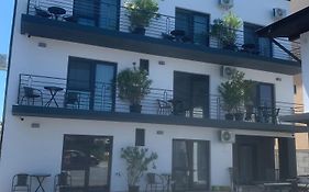 Casablanca &Alberto Guest House Costinesti
